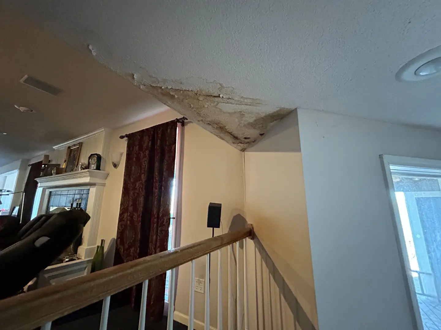 Mold damage in a Parkville Missouri lake home
